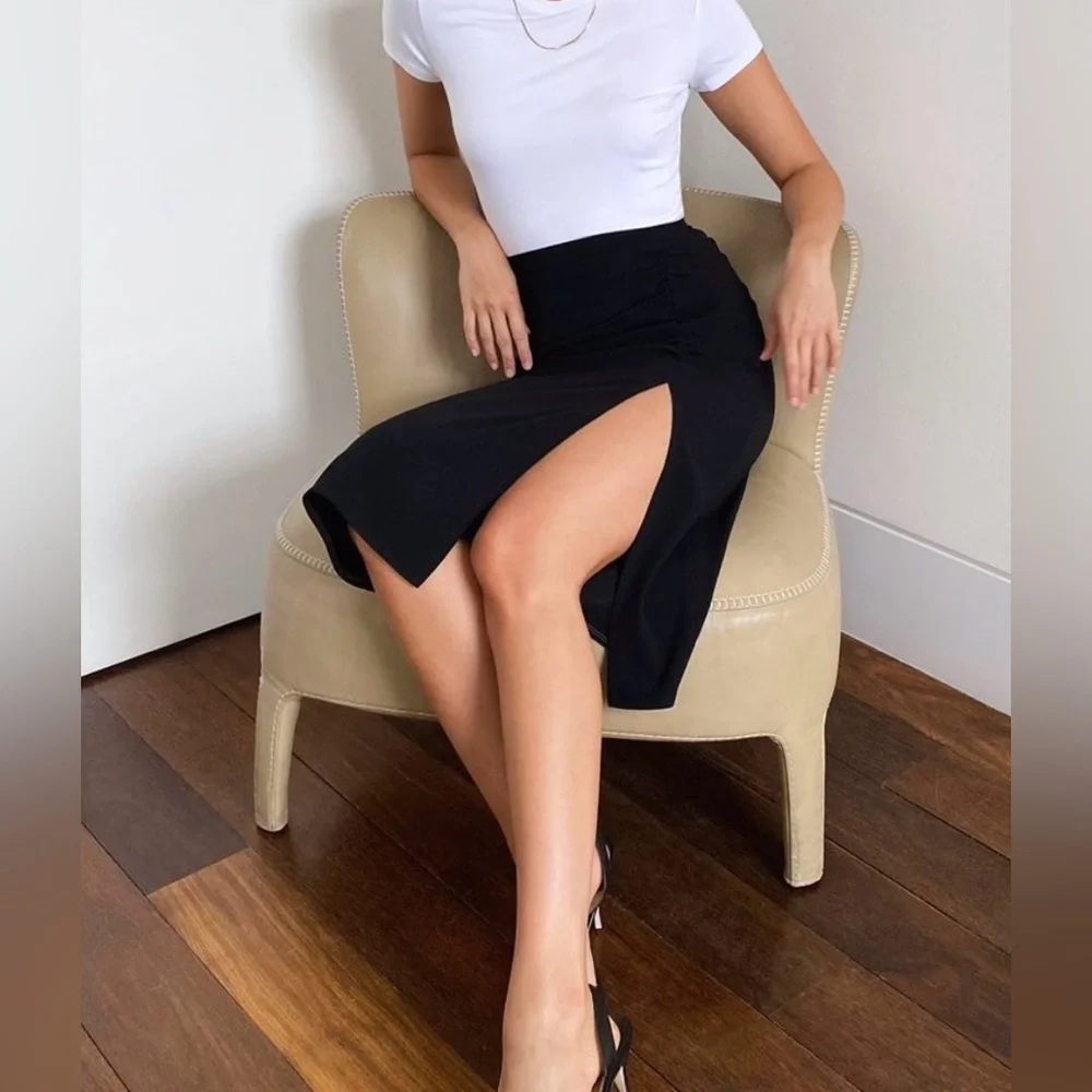 Aritzia Babaton Mayhew Skirt - NWT - Picture 2 of 7